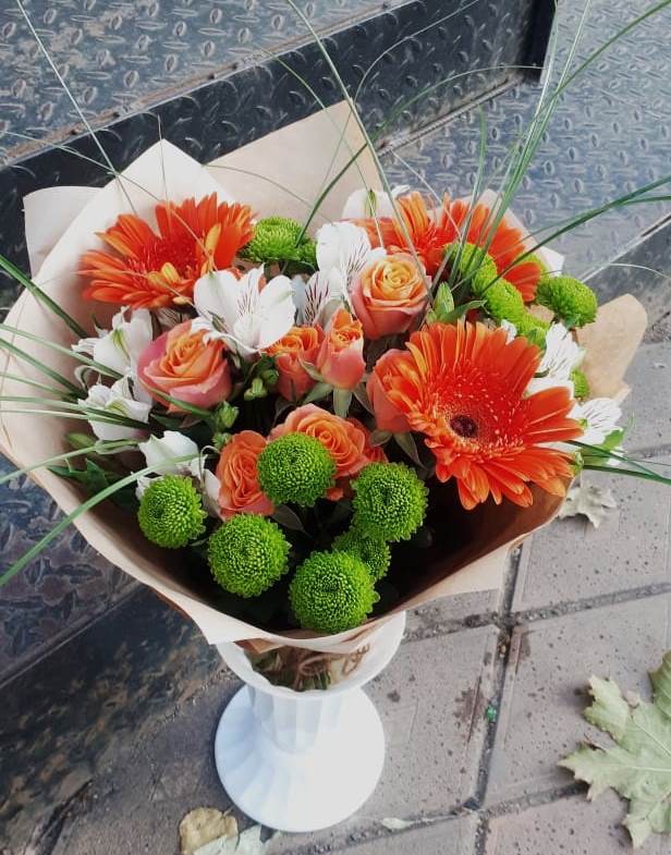 Букет цветов из: Герберы, Хризантемы, Альстромерии и Розы в Зверево