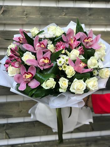 Букет цветов из: Розы и Хризантемы в Зверево
