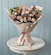 Букет цветов из:  Розы и Лизиантусы в Зверево