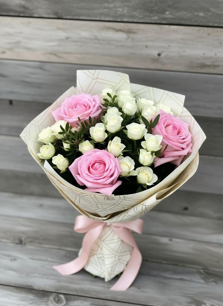 Букет цветов из: Розы в Зверево