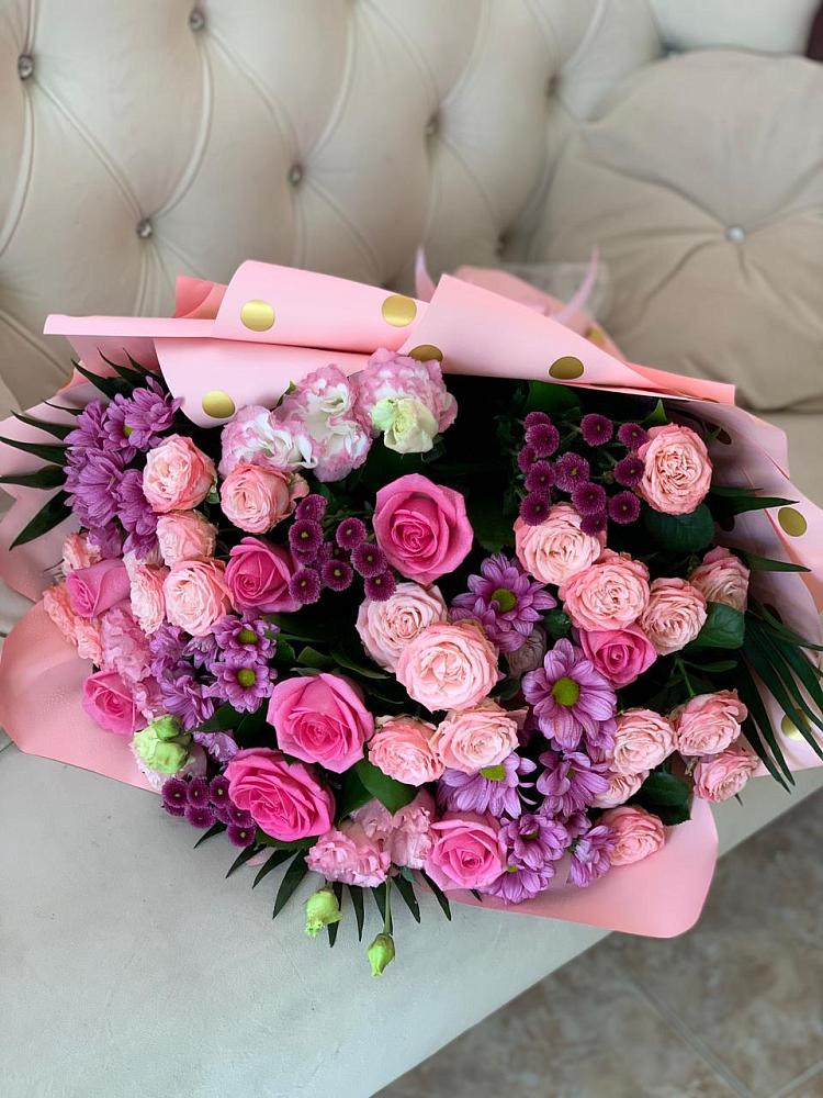 Букет цветов из: Хризантемы, Розы и Лизиантусы в Зверево