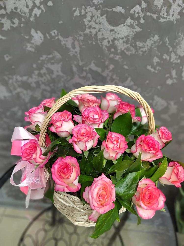 Цветочная композиция из Розы в корзине в Зверево