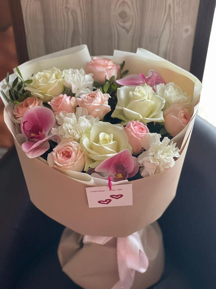 Букет цветов из: Орхидеи, Розы и Гвоздики в Зверево