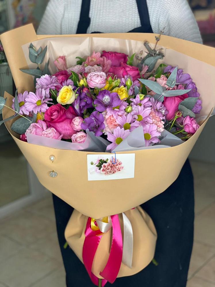 Букет цветов из: Хризантемы, Гвоздики и Альстромерии в Зверево