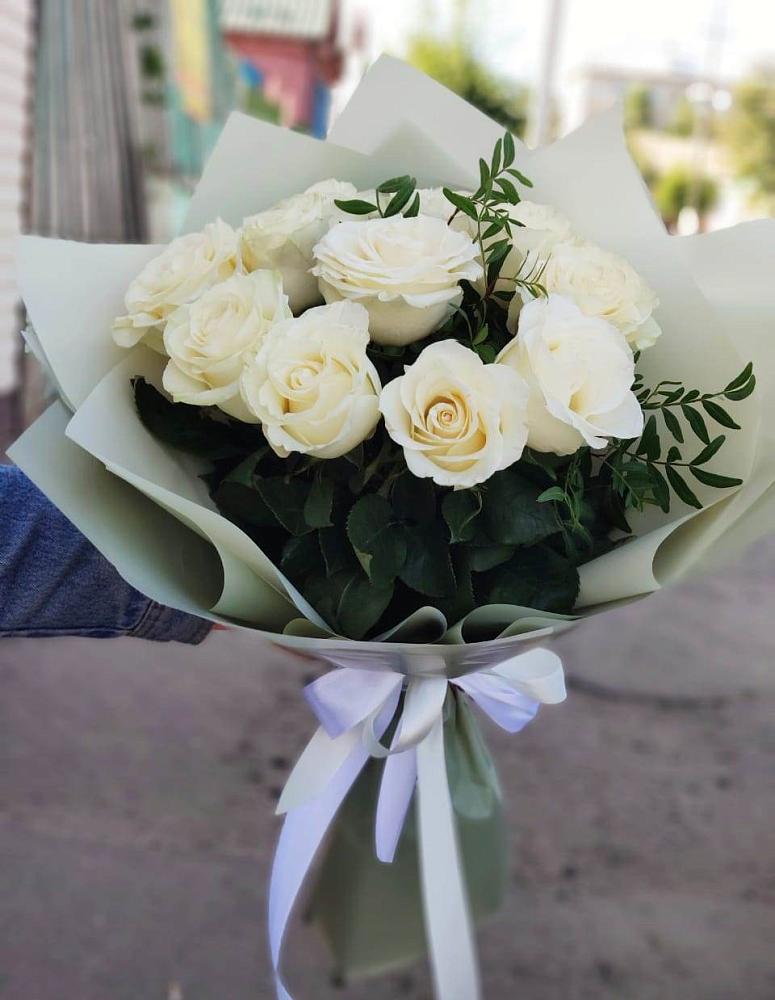 Букет Белые розы Проуд в Зверево