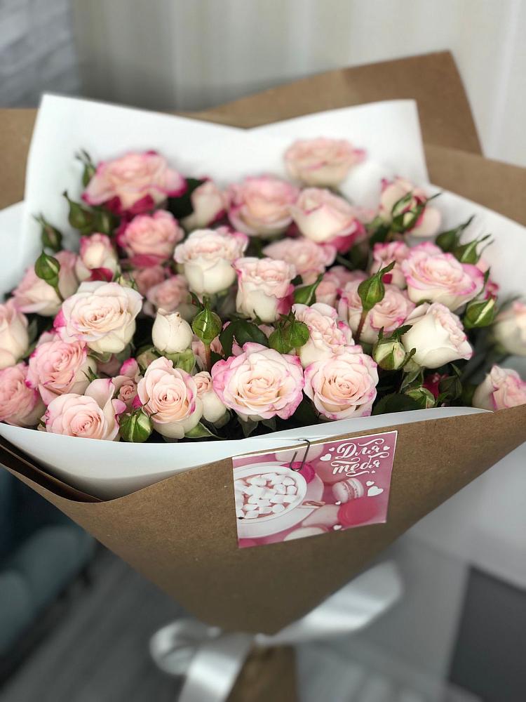 Букет цветов из: Розы в Зверево