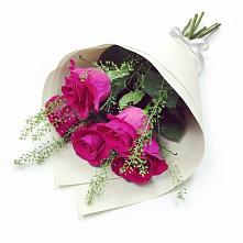 Букет цветов из:  Розы в Зверево