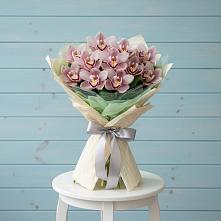 Букет цветов из:  Орхидеи и Розы в Зверево