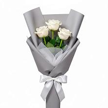 Букет 3 белые розы в Зверево