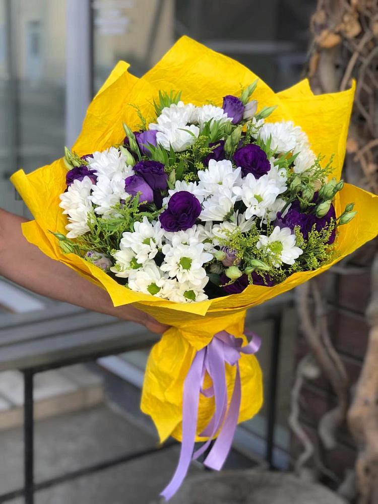 Букет цветов из: Ирисы, Хризантемы и Ромашки в Зверево