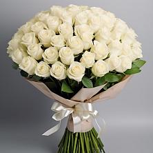 Букет 101 беля роза Белоснежка в Зверево