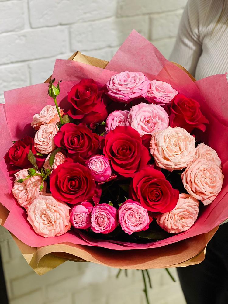 Букет цветов из: Розы в Зверево