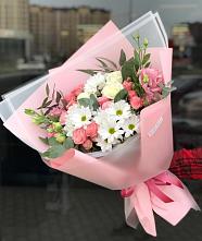 Букет цветов из:  Розы, Лизиантусы и Хризантемы в Зверево
