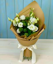 Букет цветов из:  Хризантемы и Лизиантусы в Зверево