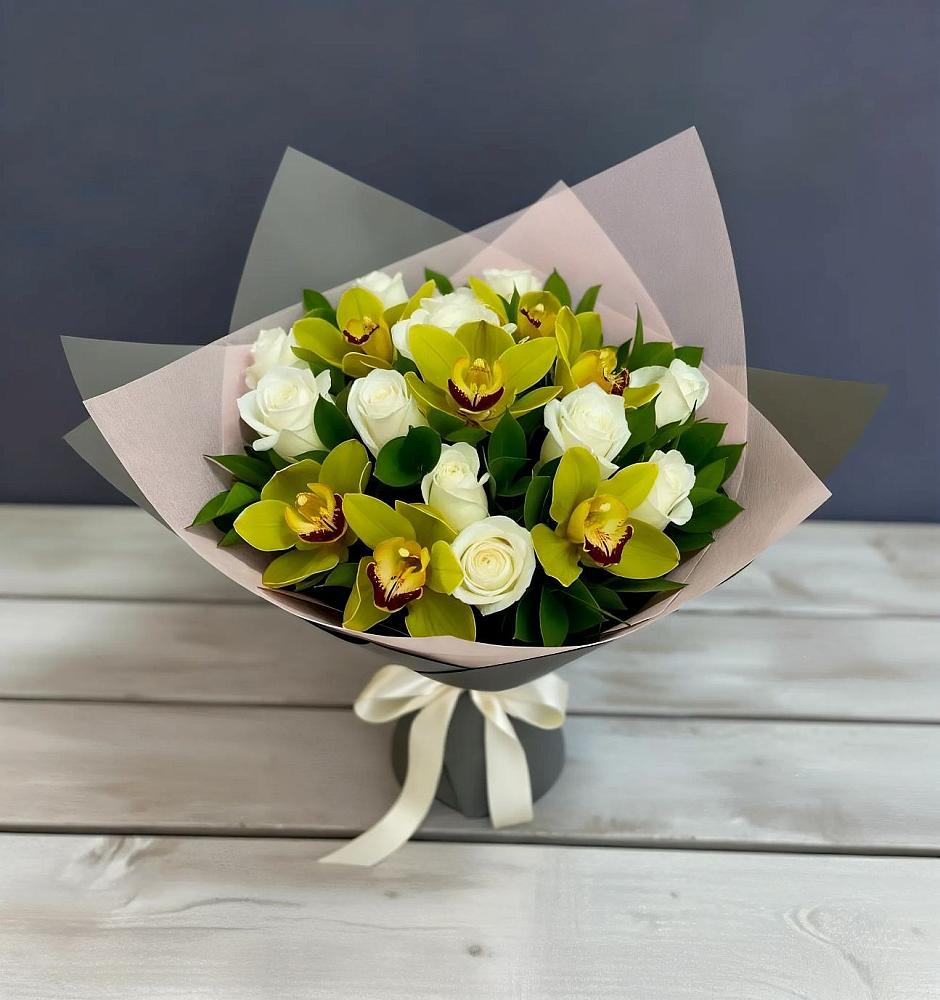 Букет цветов из: Орхидеи и Розы в Зверево