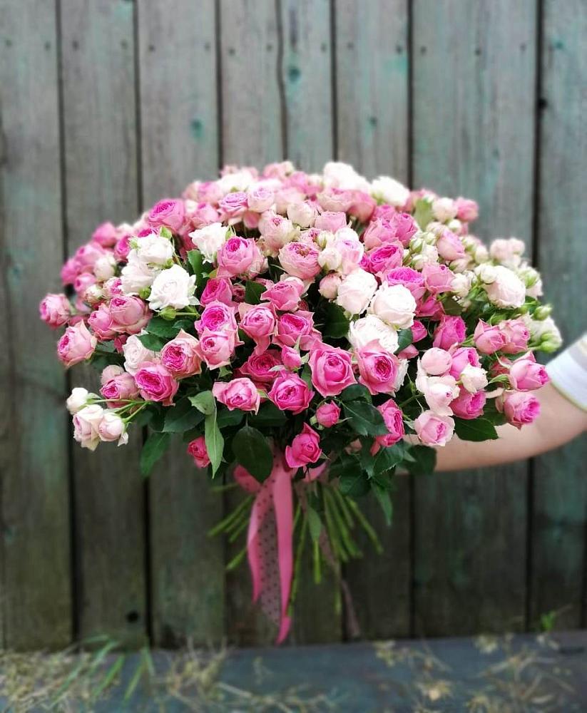 Букет Розовые кустовые розы Натали и Лав Лидия в Зверево