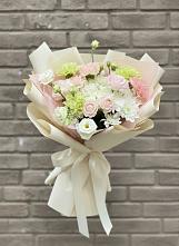 Букет цветов из:  Гвоздики, Розы, Лизиантусы и Хризантемы в Зверево