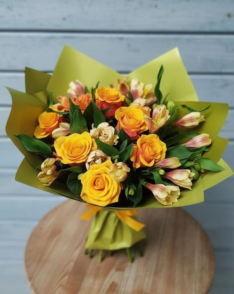 Букет цветов из: Альстромерии и Розы в Зверево