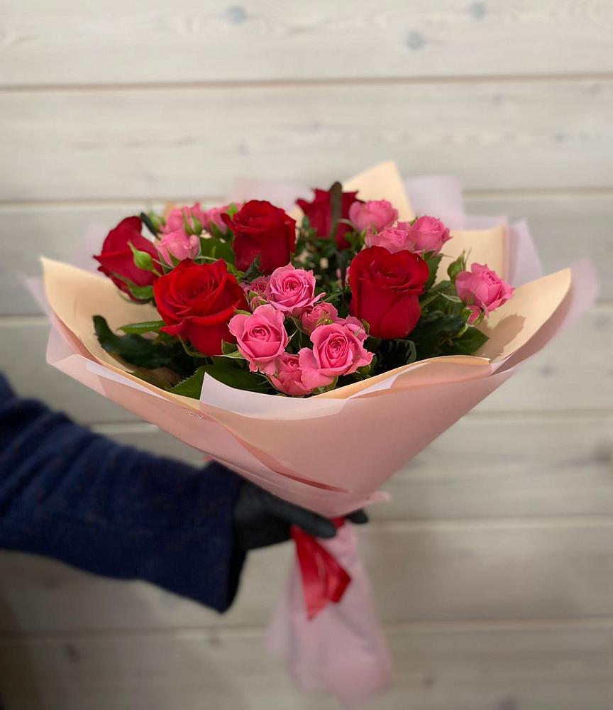 Букет цветов из: Розы в Зверево