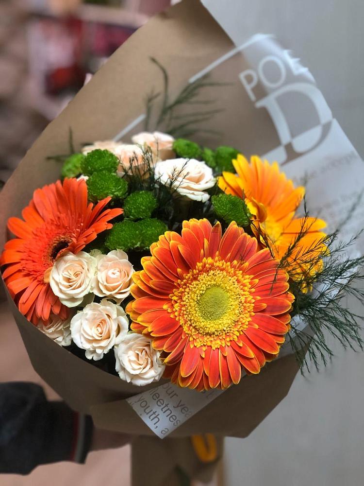 Букет цветов из: Герберы, Хризантемы и Розы в Зверево