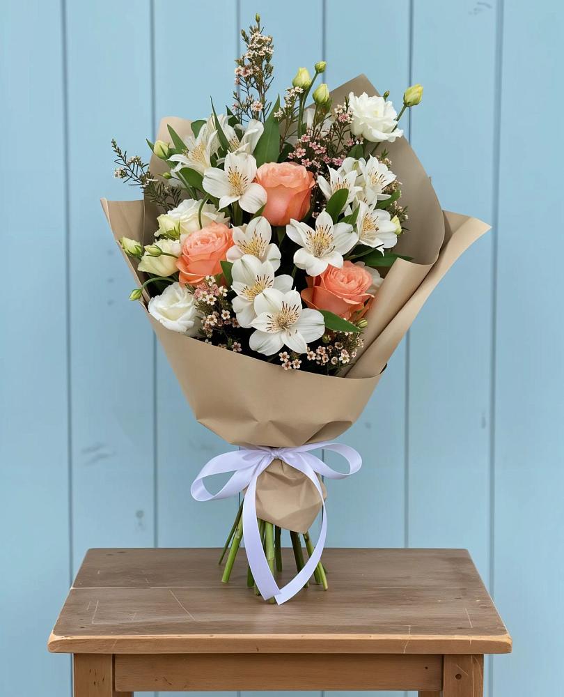 Букет цветов из: Альстромерии, Лизиантусы, Розы и Хризантемы в Зверево